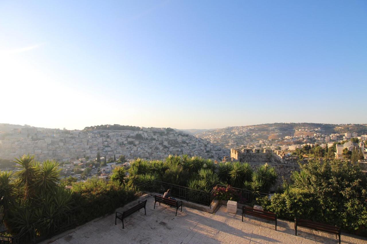Private Hostel - Best Location Yerusalem Bagian luar foto