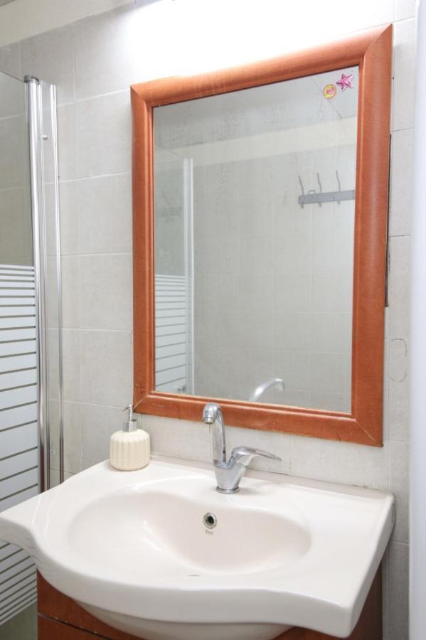 Private Hostel - Best Location Yerusalem Bagian luar foto