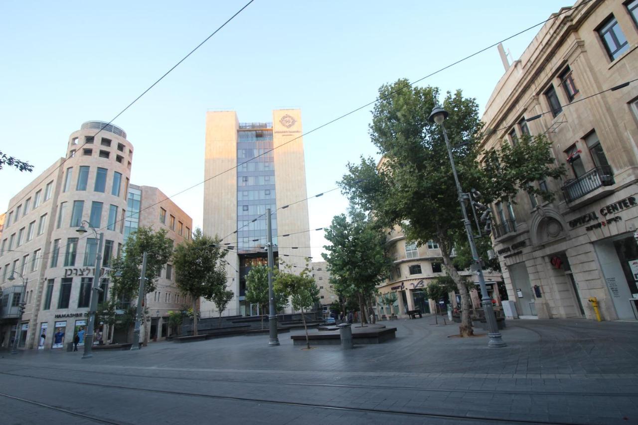 Private Hostel - Best Location Yerusalem Bagian luar foto