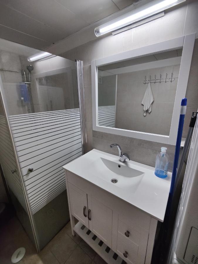 Private Hostel - Best Location Yerusalem Bagian luar foto