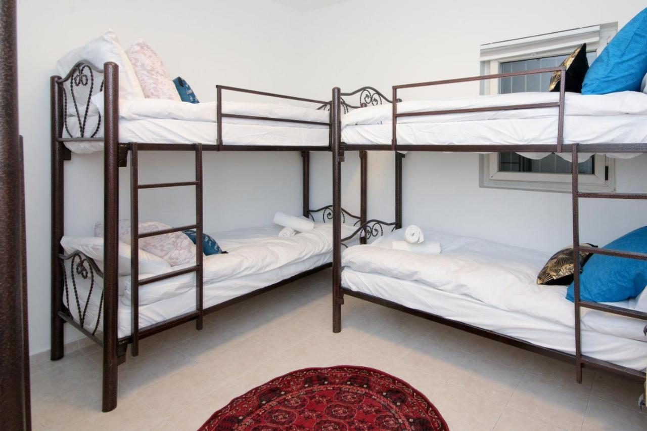 Private Hostel - Best Location Yerusalem Bagian luar foto