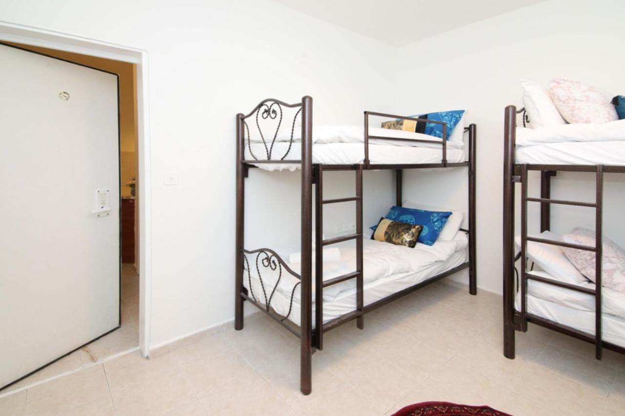 Private Hostel - Best Location Yerusalem Bagian luar foto