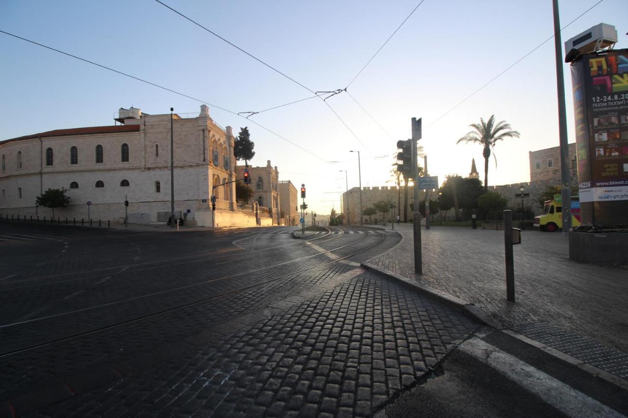 Private Hostel - Best Location Yerusalem Bagian luar foto